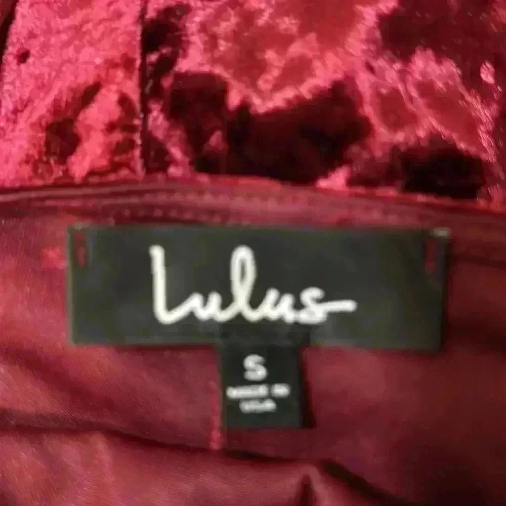 NWT Lulu's Burgundy Velvet bodycon dress - Picture 10 of 10